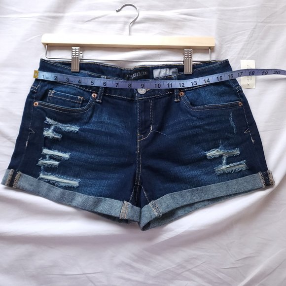 Aeropostale MIDI Distressed Jean Shorts NWT - Picture 3 of 10